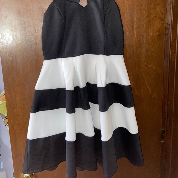 Brand New Black & White Dress - Picture 3 of 5